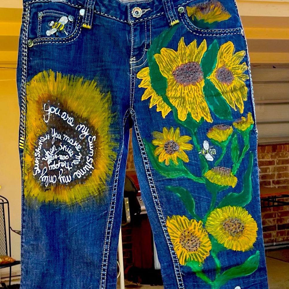 💓 Local Artist True Hand-Painted Jeans
